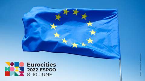 EU flaggan och Eurocities 2022 Esbo 8-10 june